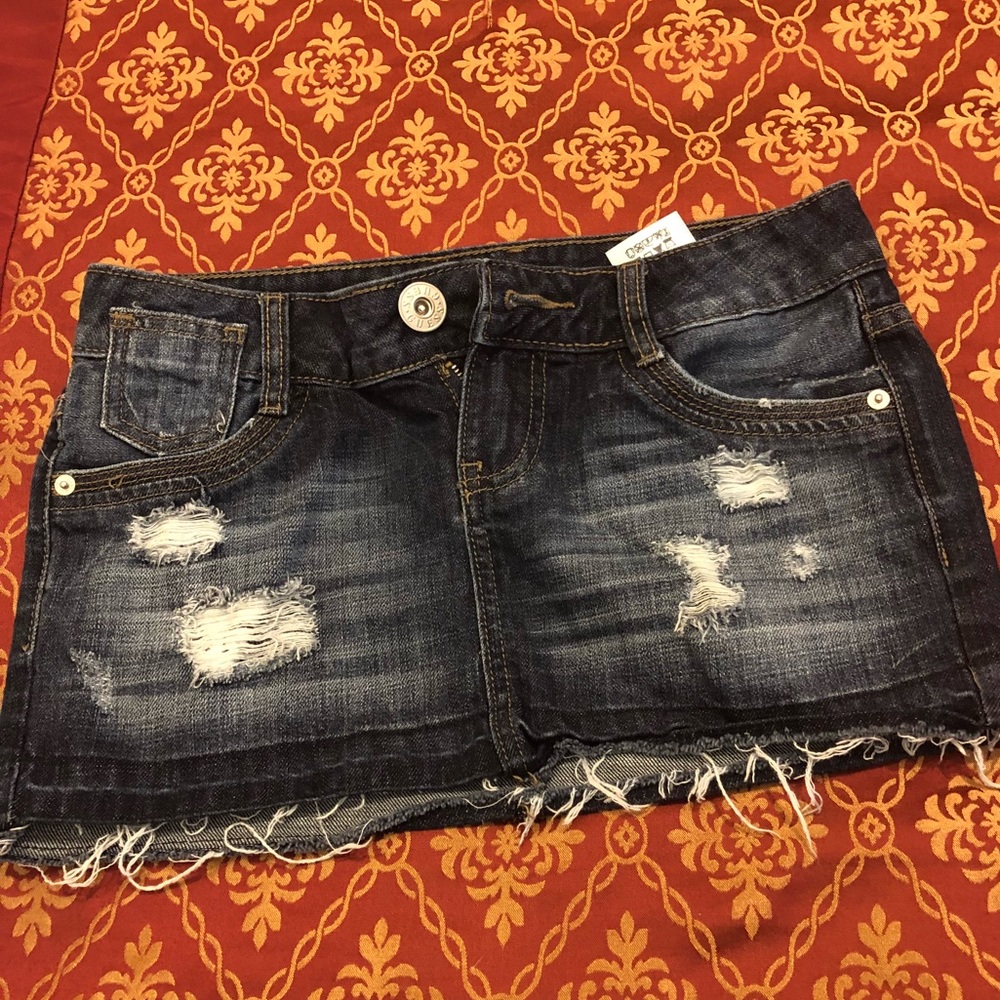 Guess skirts